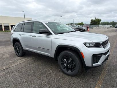 New 2026 Jeep Grand Cherokee Altitude