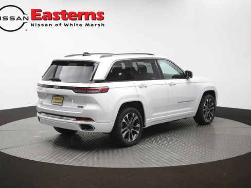 Used 2023 Jeep Grand Cherokee Overland w/ Advanced Protech Group III AWD/4WD image 45