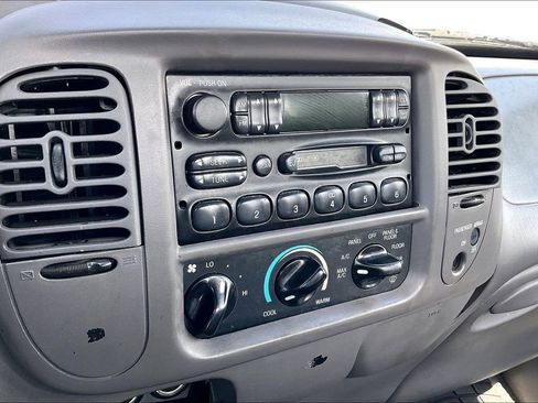 Used 2000 Ford F150 XL RWD image 16