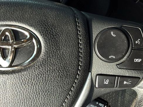 Used 2018 Toyota Corolla LE FWD image 8