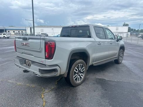 Used 2024 GMC Sierra 1500 AT4 w/ Technology Package AWD/4WD image 4