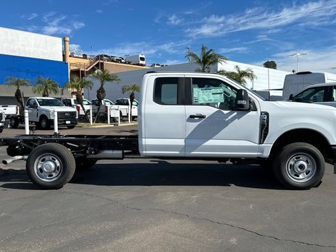 New 2025 Ford F350 XL image 2