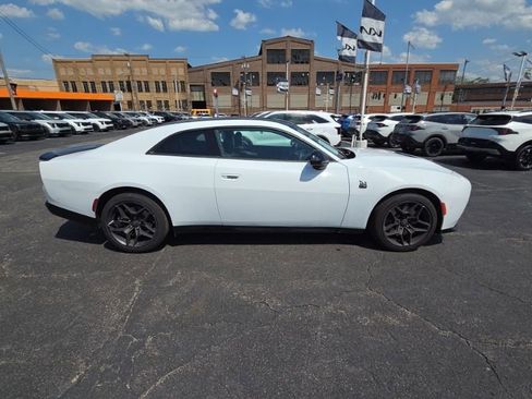 Used 2026 Dodge Charger Scat Pack w/ Blacktop Package AWD/4WD image 8