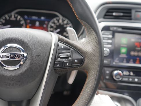 Used 2022 Nissan Maxima SR w/ Sport Mat Group FWD image 13