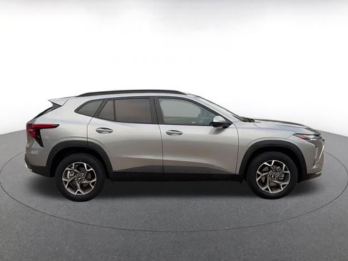 Used 2025 Chevrolet Trax LT image 16