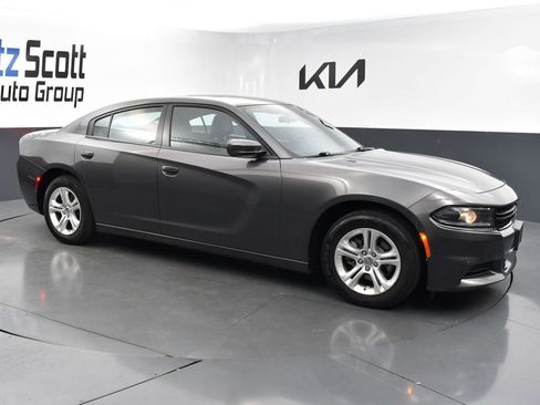 Used 2022 Dodge Charger SXT w/ Leather Interior Group image 7