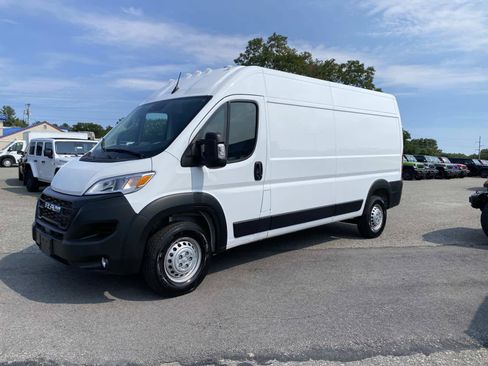 Used 2026 RAM ProMaster 2500 w/ Convenience Group FWD image 7