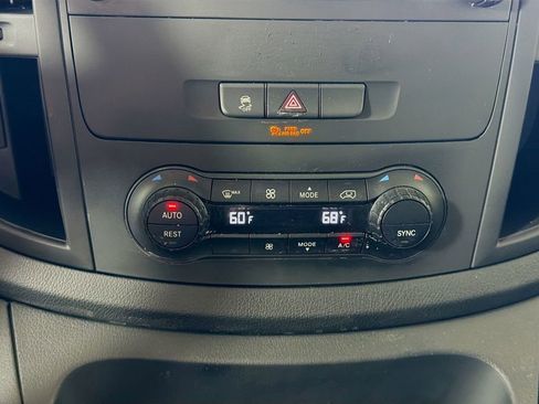 Used 2023 Mercedes-Benz Metris image 18