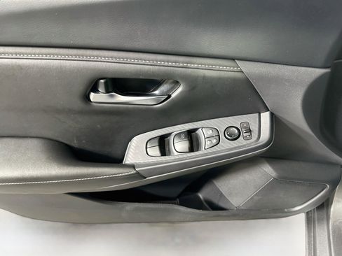Used 2024 Nissan Sentra SV FWD image 15