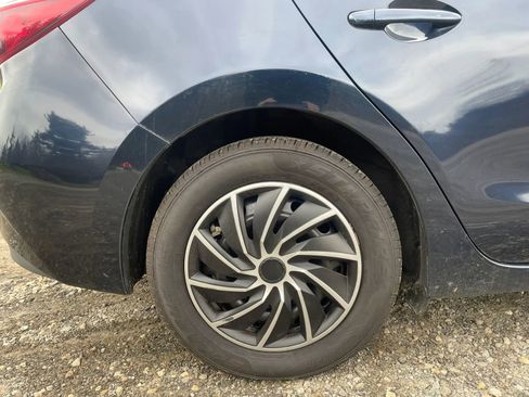 Used 2015 MAZDA MAZDA3 i Sport FWD image 28