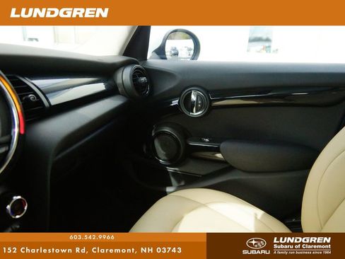 Used 2019 MINI Cooper 4-Door Hardtop image 23