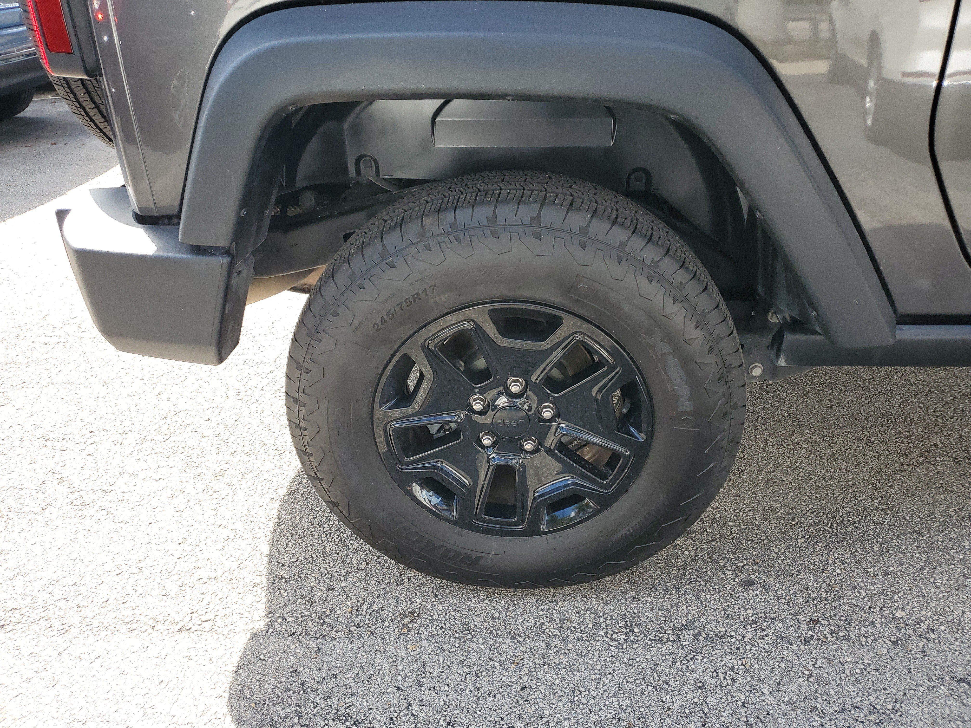 Used 2017 Jeep Wrangler Sport AWD/4WD image 7