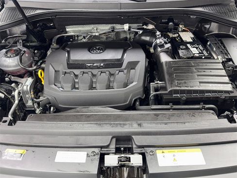 Used 2024 Volkswagen Tiguan SE R-Line image 75