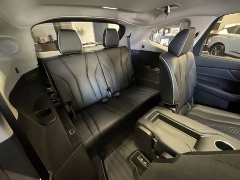 Certified 2025 Acura MDX w/ Advance Package image 24
