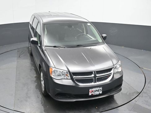 Used 2020 Dodge Grand Caravan SE w/ UConnect Hands-Free Group image 39