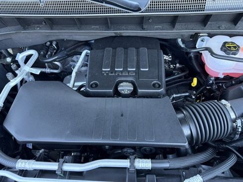 Used 2025 Chevrolet Silverado 1500 LT image 15