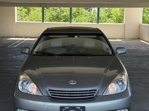 Used 2002 Lexus ES 330 image 2