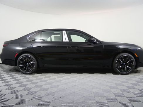 Used 2026 BMW 750e xDrive w/ Executive Package image 2