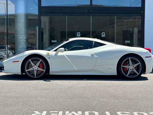 Used 2012 Ferrari 458 Italia Coupe RWD image 2