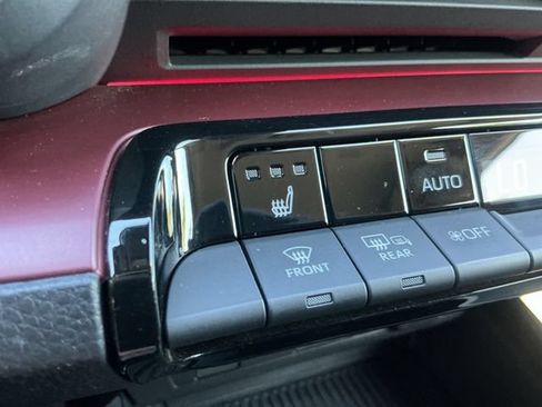 Certified 2024 Toyota Prius Prime FWD image 26