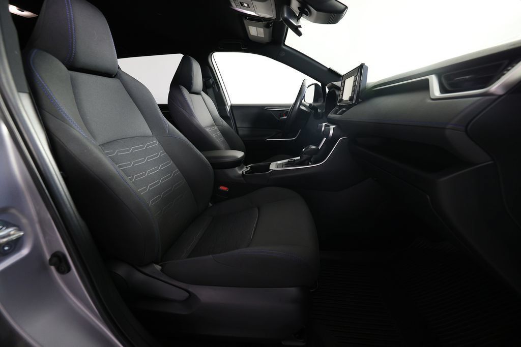 Used 2022 Toyota RAV4 SE AWD/4WD image 10