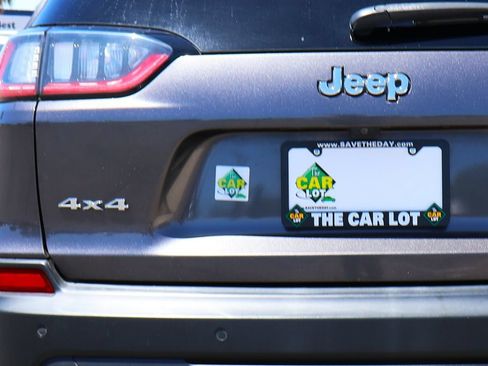 Used 2021 Jeep Cherokee Latitude Lux w/ Comfort/Convenience Group AWD/4WD image 19