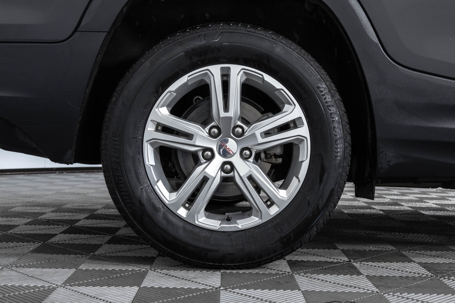 Used 2024 GMC Terrain SLE AWD/4WD image 43