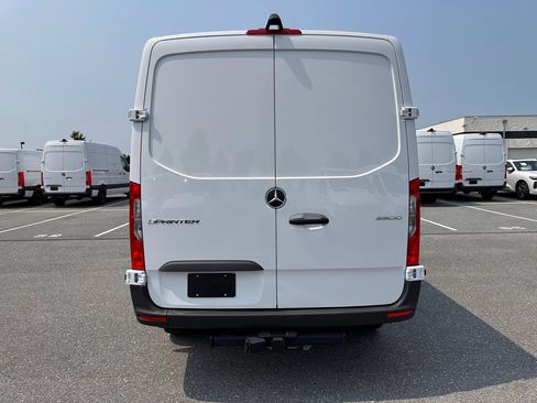 Used 2025 Mercedes-Benz Sprinter 2500 image 5