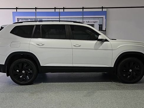 New 2026 Volkswagen Atlas SE FWD image 10