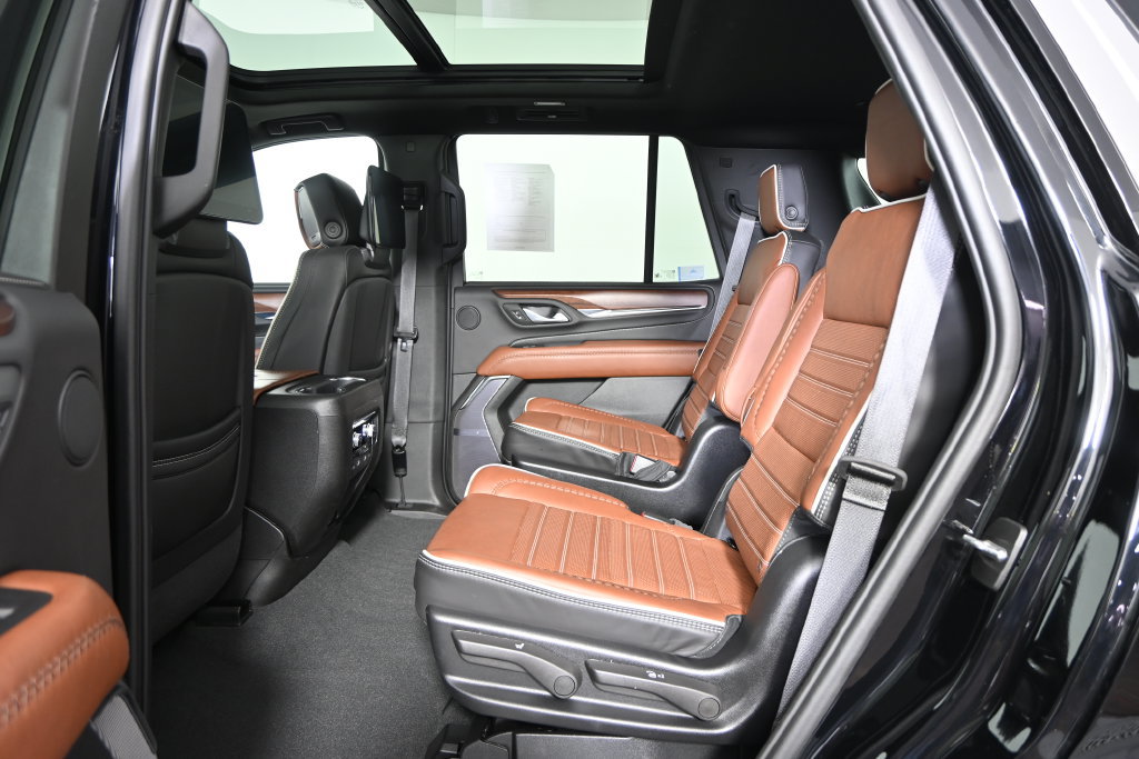 Used 2024 GMC Yukon Denali Ultimate AWD/4WD image 19