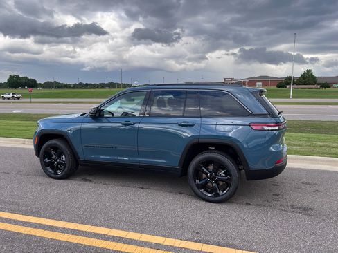 New 2026 Jeep Grand Cherokee Limited w/ Limited Altitude Package RWD image 10