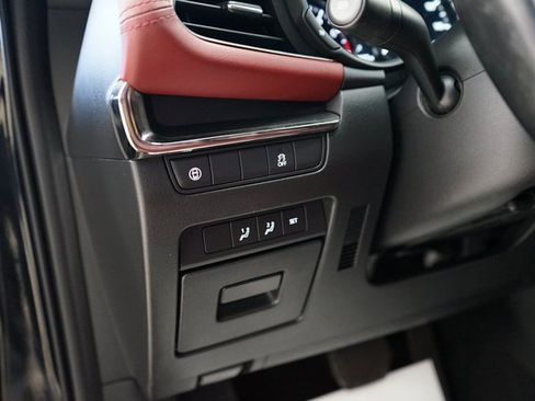 Used 2020 MAZDA MAZDA3 Hatchback w/ Premium Package image 29