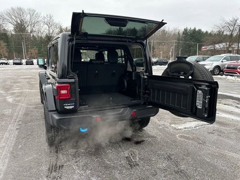 Used 2023 Jeep Wrangler Unlimited Sahara w/ Cold Weather Group image 25