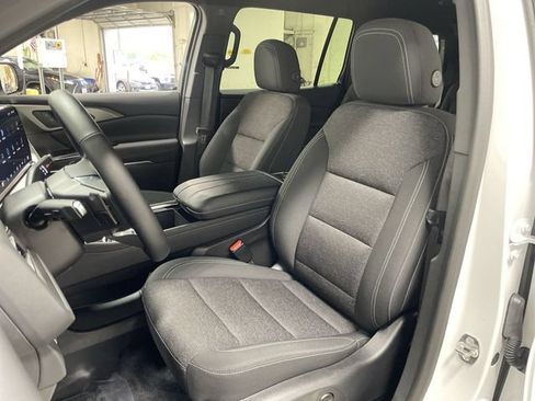 Used 2025 Chevrolet Traverse LT AWD/4WD image 11