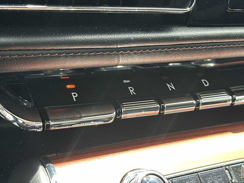 Used 2022 Lincoln Aviator Reserve w/ Equipment Group 201A RWD image 32