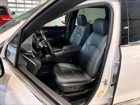 Used 2024 Buick Enclave Essence w/ Experience Buick Package image 10