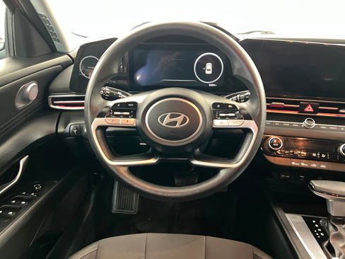 Used 2024 Hyundai Elantra SEL FWD image 12
