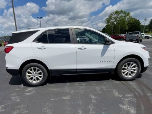 Used 2021 Chevrolet Equinox LS w/ LS Convenience Package AWD/4WD image 9