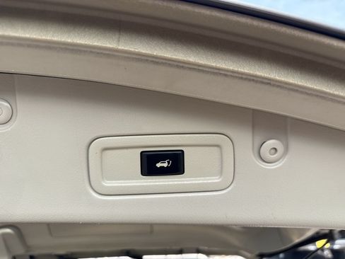 Used 2012 Nissan Murano LE w/ Platinum Pkg AWD/4WD image 16