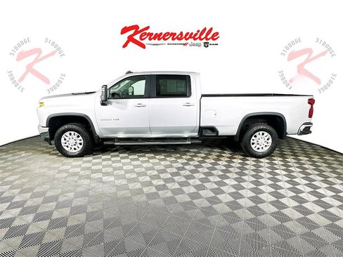Used 2022 Chevrolet Silverado 3500 LT w/ Convenience Package image 4