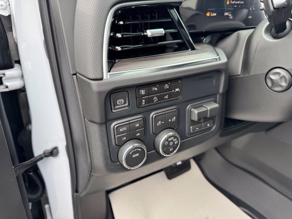 New 2026 Chevrolet Tahoe Premier w/ Sun And Tow Package AWD/4WD image 13