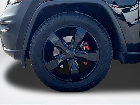 Used 2019 Jeep Grand Cherokee Limited w/ Trailer Tow Group IV AWD/4WD image 10