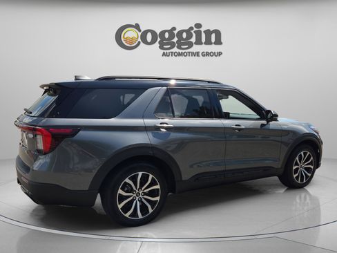 Used 2025 Ford Explorer ST-Line w/ Premium Package RWD image 5