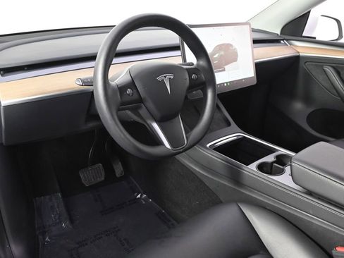 Used 2023 Tesla Model Y Long Range image 12