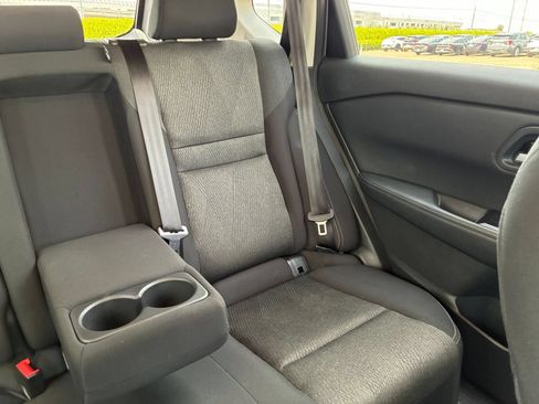Used 2025 Nissan Rogue SV FWD image 34