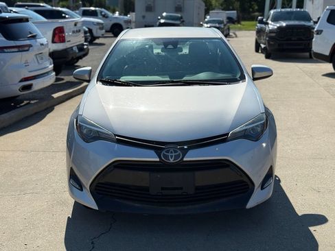 Used 2018 Toyota Corolla LE w/ LE Premium Package FWD image 3