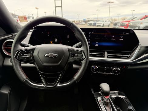 Certified 2024 Chevrolet Trax RS image 16