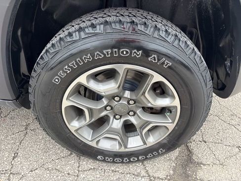 Used 2022 Jeep Cherokee Trailhawk image 5