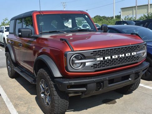 Used 2024 Ford Bronco Badlands AWD/4WD image 3
