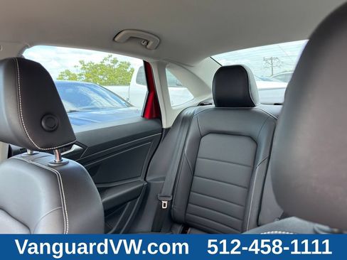 Used 2023 Volkswagen Jetta SE FWD image 11